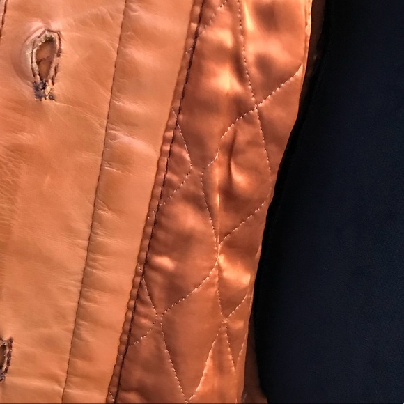 • SOLD •.  Vintage Leather Fox Fur Coat - Picture 5 of 8